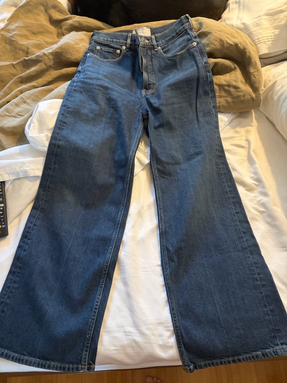 Everlane Dark Blue Denim Jeans with Contrast Stitching